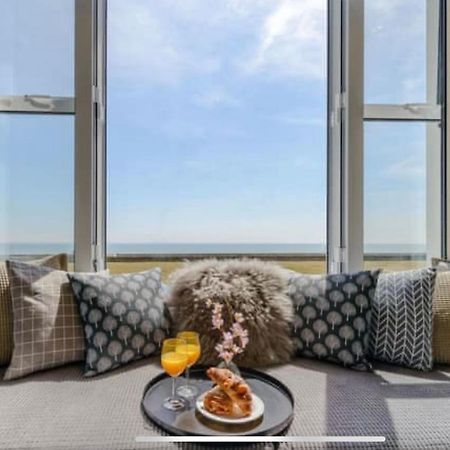 Beachfront Compact Coastal Crib, Direct Sea Views & Air Conditioning Littlestone-on-Sea Exteriör bild