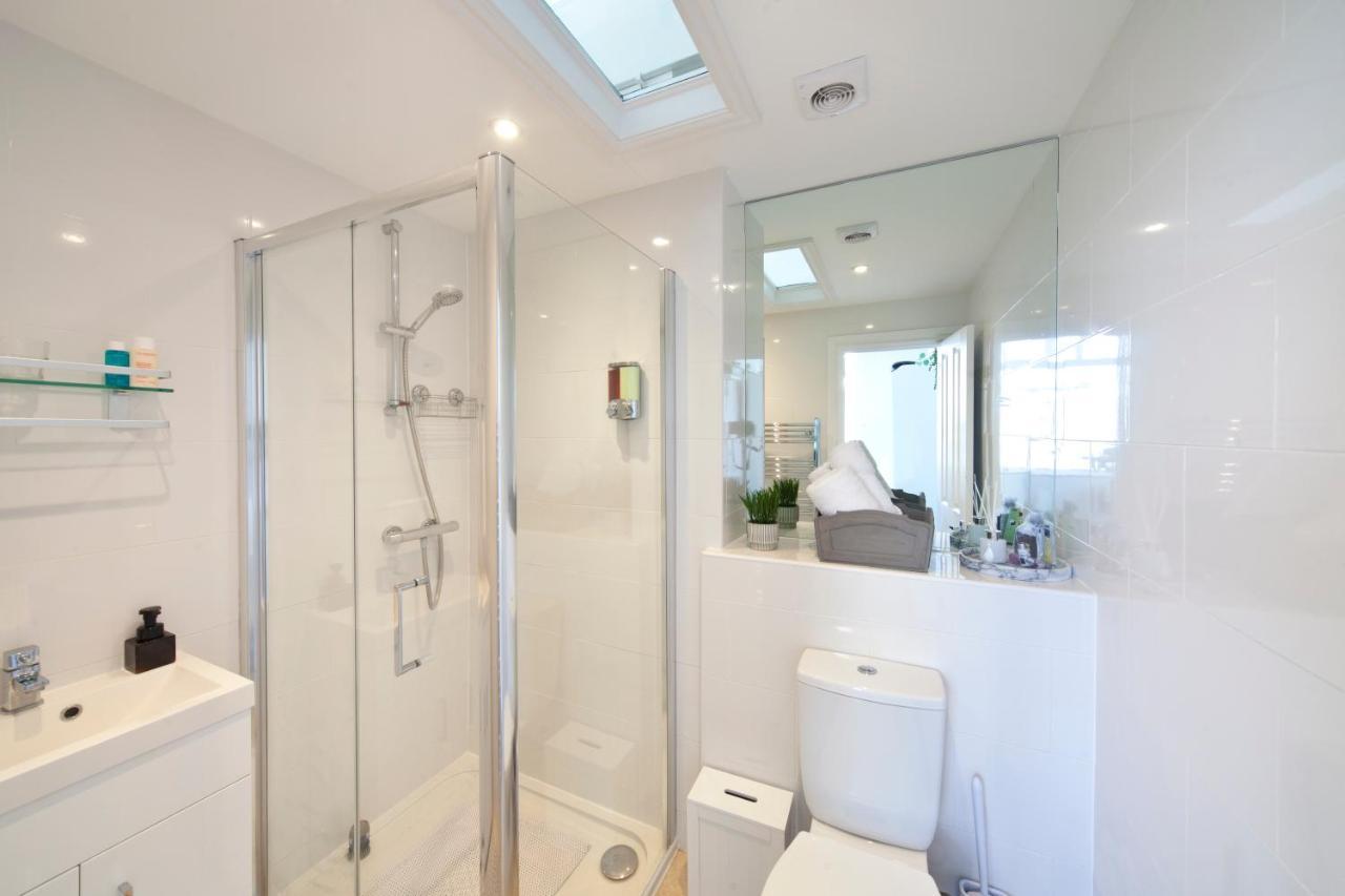 Beachfront Compact Coastal Crib, Direct Sea Views & Air Conditioning Littlestone-on-Sea Exteriör bild
